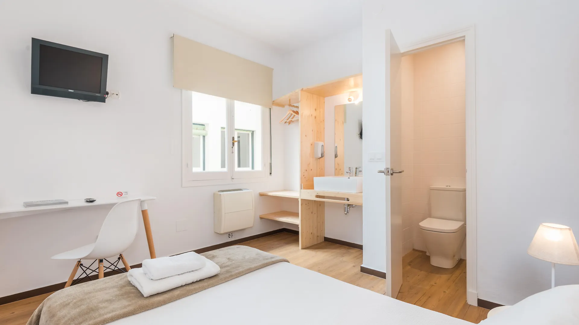 Hostal Jume - Urban Rooms Port-Mahon Maison d'hôtes