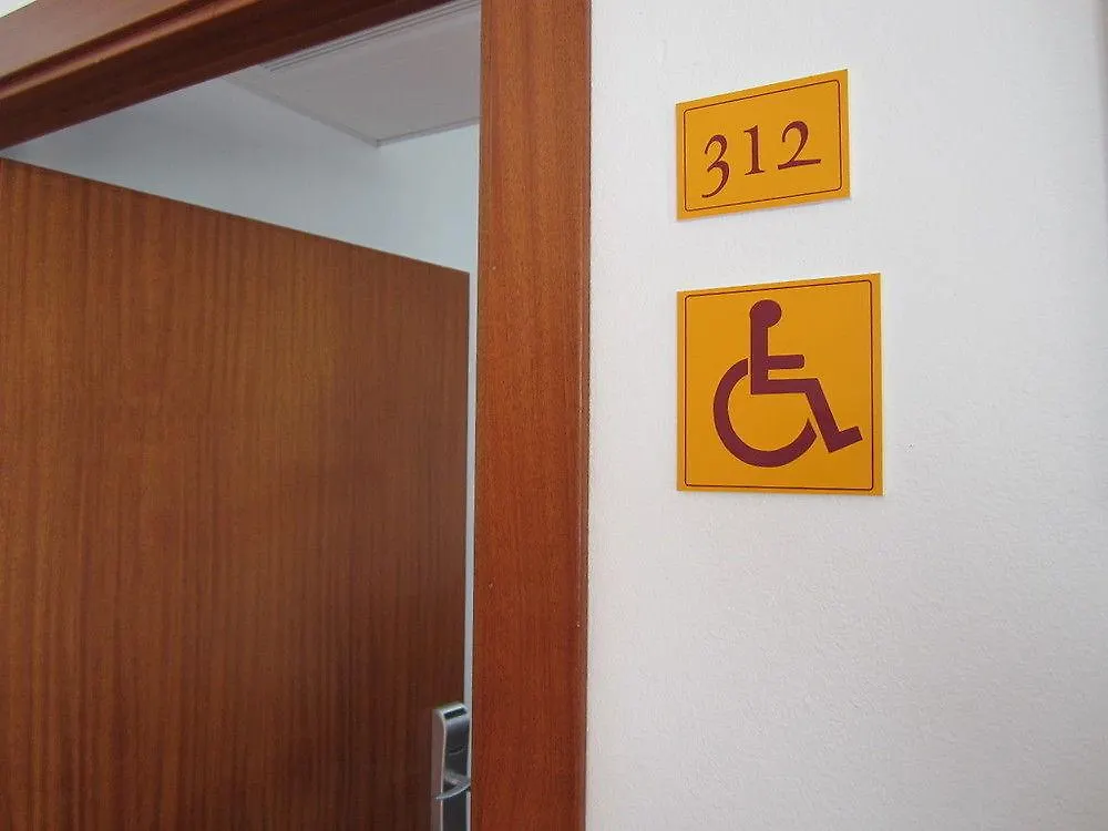Hostal Jume - Urban Rooms Maó Spanien