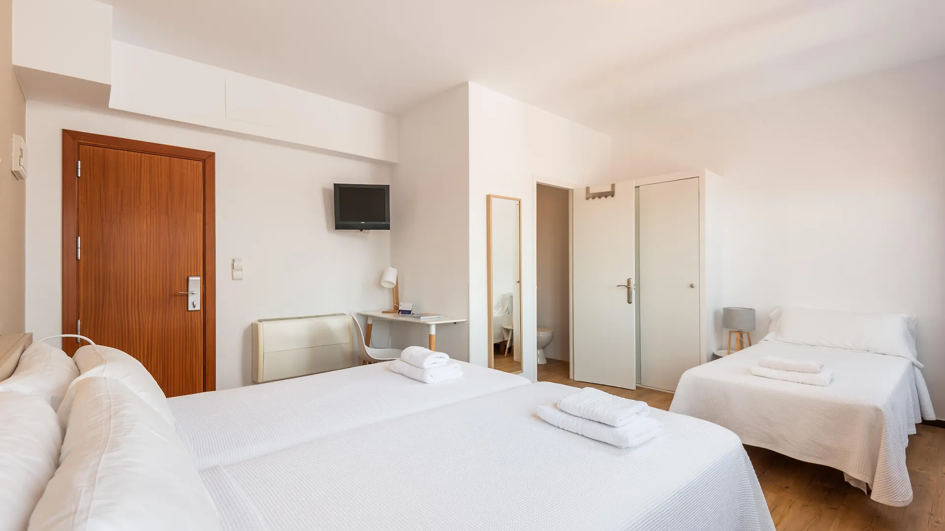 Gasthof Hostal Jume - Urban Rooms Maó